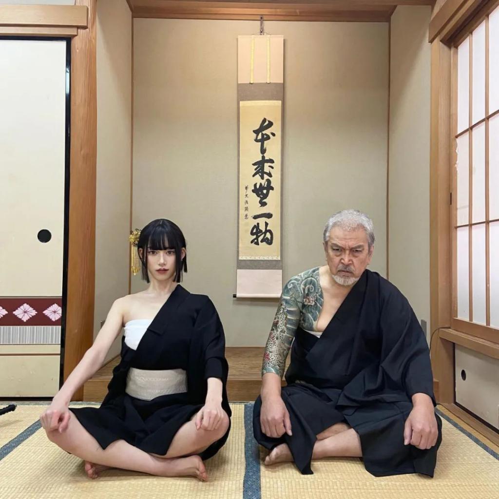 ef1af817002a1b1ad71746385b68b8f3_12PB9dNY4Sc9