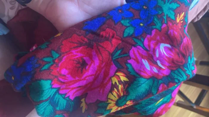 kokum-scarf-indigenous-help-ukraine