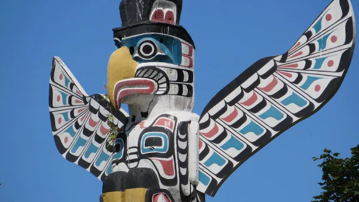 totem-poles-stanley-park-vancouver-culture-autochtone