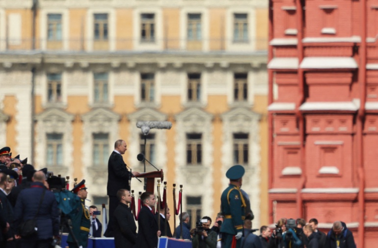 2022-05-09T073200Z_399024969_RC2J3U9LZ4C0_RTRMADP_3_WW2-ANNIVERSARY-RUSSIA-PARADE_62796c7fd33e8