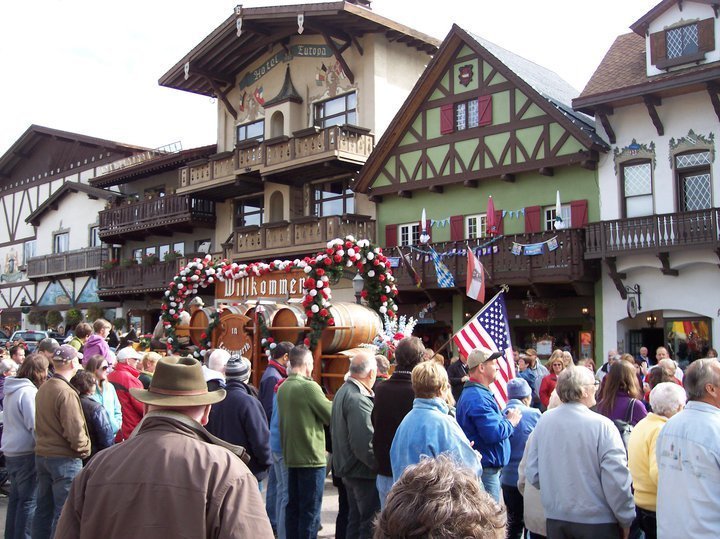 leavenworth-washington-oktoberfest_628534dc600e8