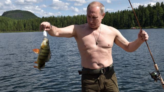 125704813_putinfishinggetty_62c088255c363