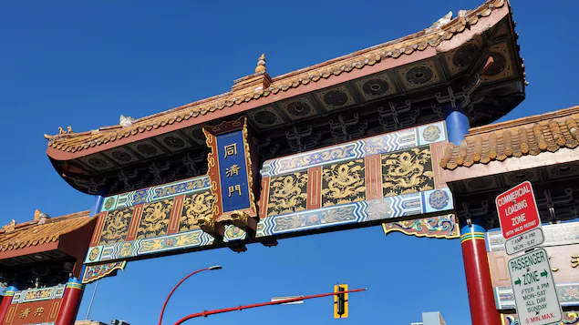 arche-quartier-chinois-rue-fisgard-victoria-ile-vancouver-cb_1iutp