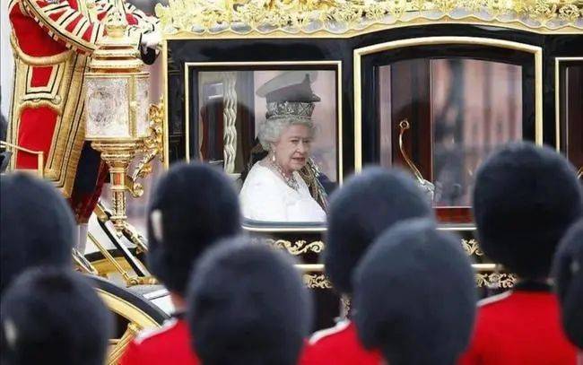 54d48bb3698d44458cbffb096257f07c_m25rp