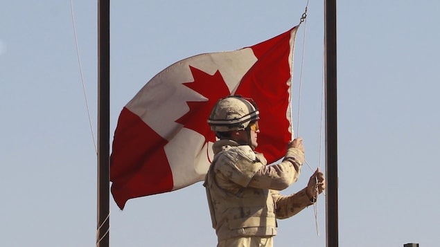 soldat-armee-canadienne-stock_vz4em