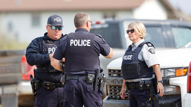 grc-policiers-chasse-homme-saskatchewan-police-pdj_oslqj