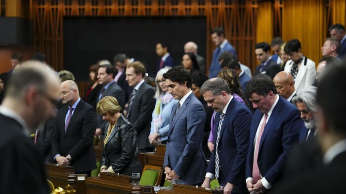 communes-ottawa-minute-silence-justin-trudeau_x23rx