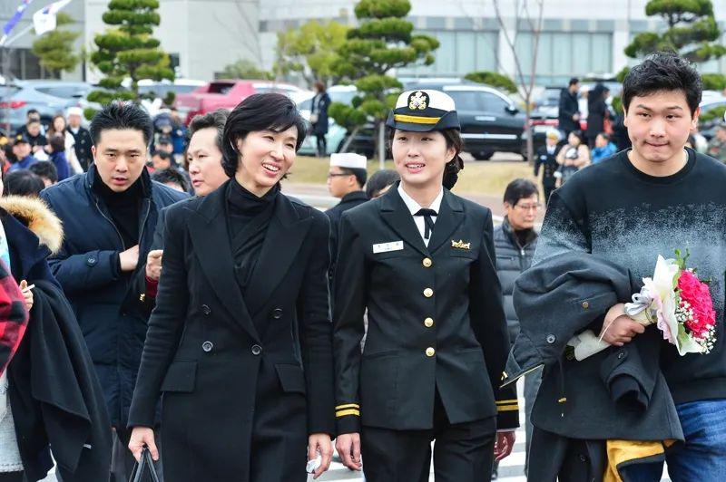 frc-7f073eec751489391fce54a0f75ca527_epjd6