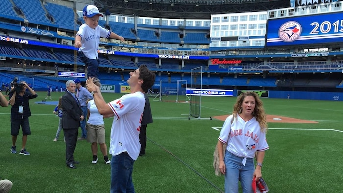 trudeau-gregoire-baseball-blue-jays-2015_obq88bglily2vn502dyj