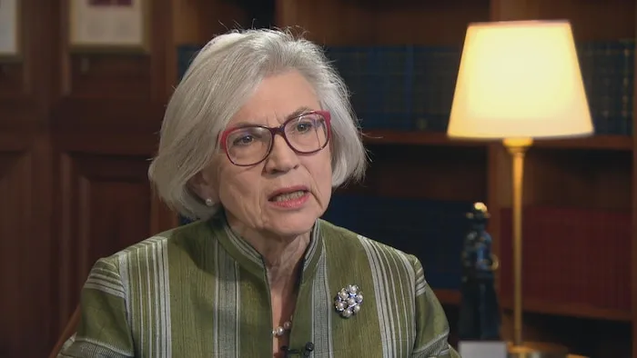 前最高法院首席大法官麦嘉琳（Beverley McLachlin）。