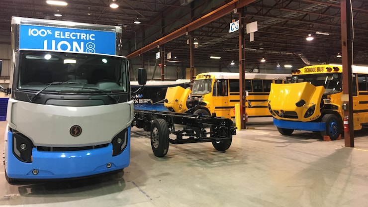 vehicule-electrique-autobus-scolaire-camion-compagnie-electrique-lion-saint-jerome-20250913-065712-68c57838311e8