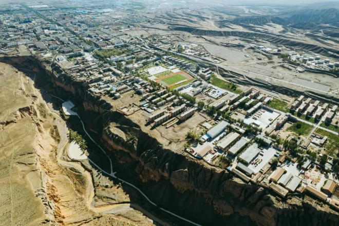 69121804974f7-20251110-110925-691238650586e