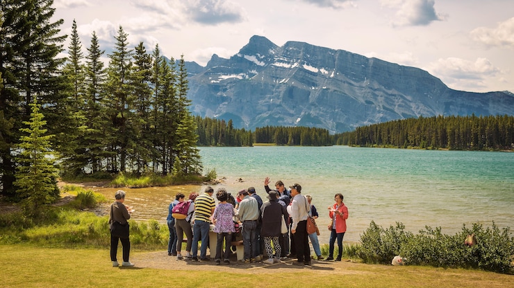 tourisme-chine-canada-parc-banff-mont-rundle-20251126-092519-692737ff83185