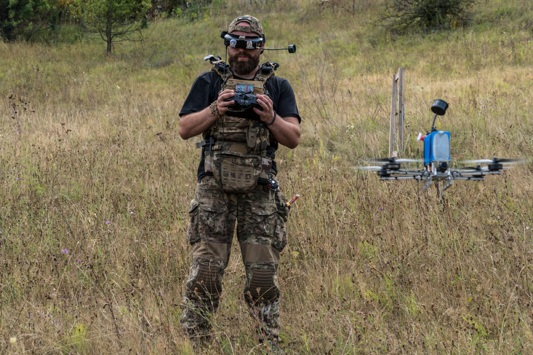 00CLI-AI-CHINA-BATTERIES-02-mpfh-master1050-20251224-090041-694c1c39bc880