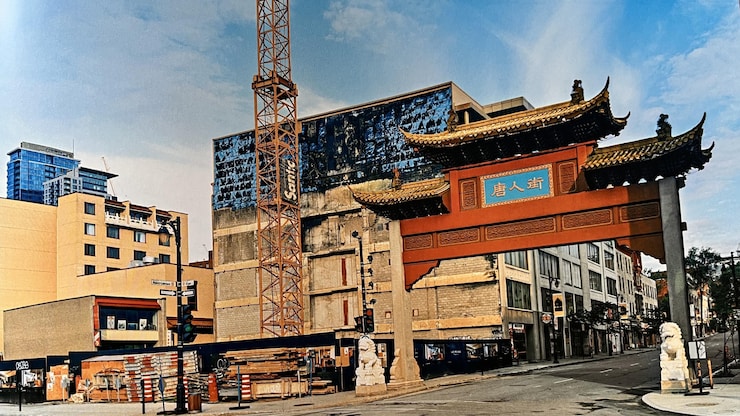 montreal-chinatown-2-20251219-104803-69459de33a6fa