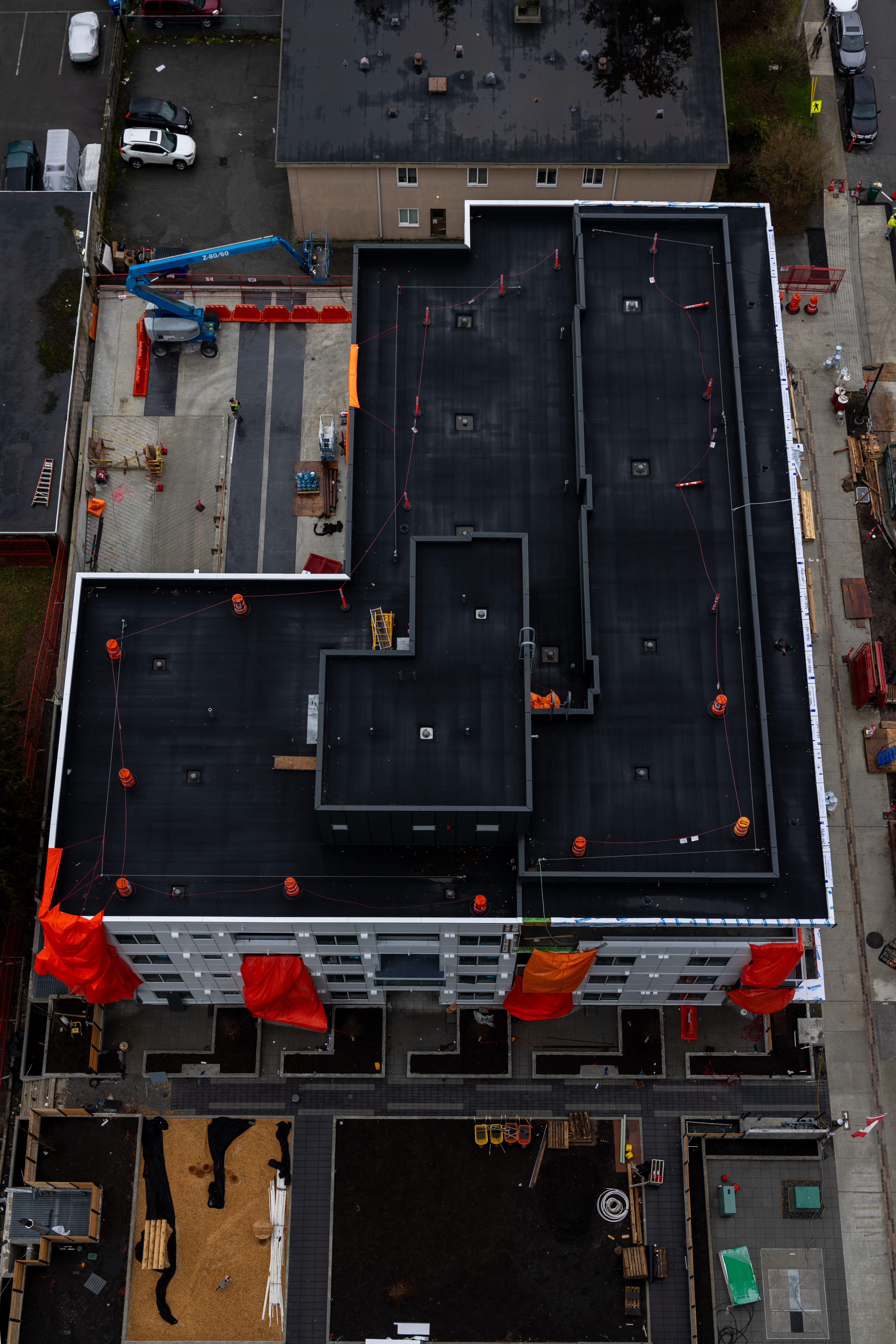 本拿比O2 高层公寓项目施工现场（照片来自现场拍摄）