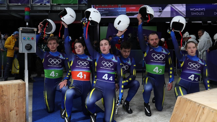 luge-relais-equipe-ukraine-casque-solidarite-20260213-092029-698f5d5daa611