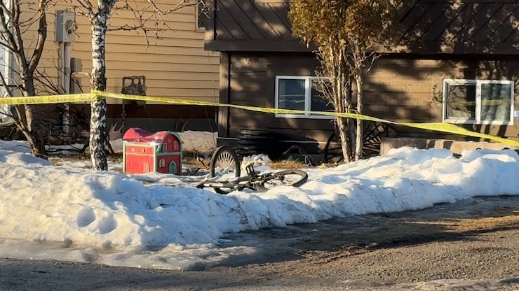 tumbler-ridge-cb-fusillade-maison-20260212-084708-698e040ca34e0