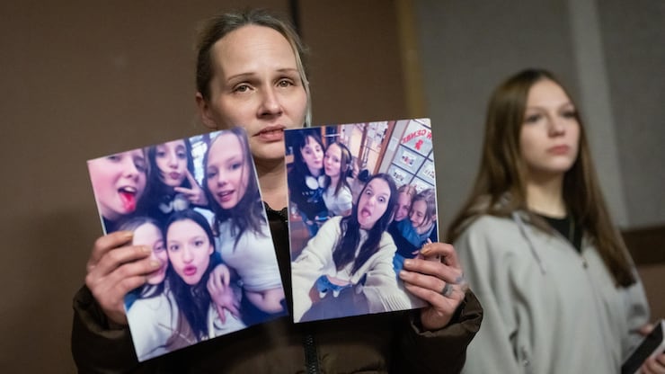 tumbler-ridge-fusillade-sarah-lampertticaria-20260213-091453-698f5c0d3c80a