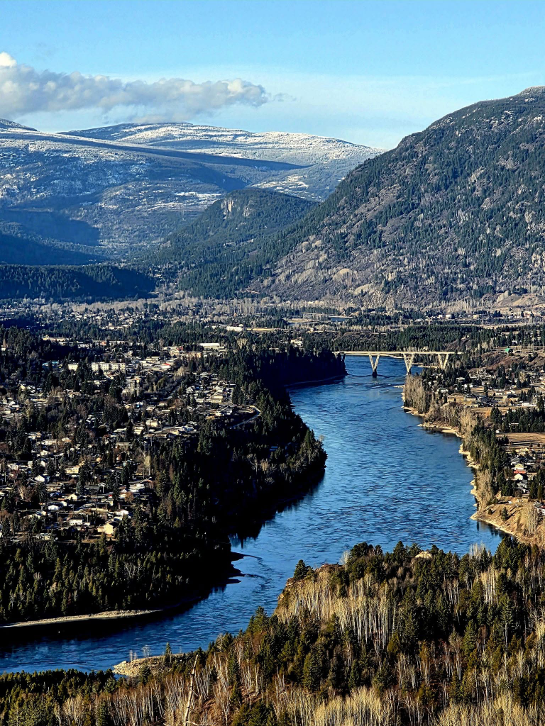 Columbia-River-1-768x1024-20260623-141649-6a3af7c1cba87