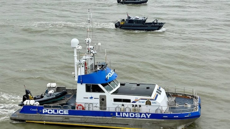 rcmp-src-bateau-cb-bc-vessel-sink-rescue-20260717-125720-6a5a892076e77 rcmp-src-bateau-cb-bc-vessel-sink-rescue-20260717-125720-6a5a892076e77