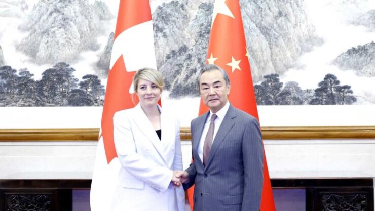 melanie-joly-wang-yi-chine-visite-39618-20260819-113645-6a85f7bd6c8c4
